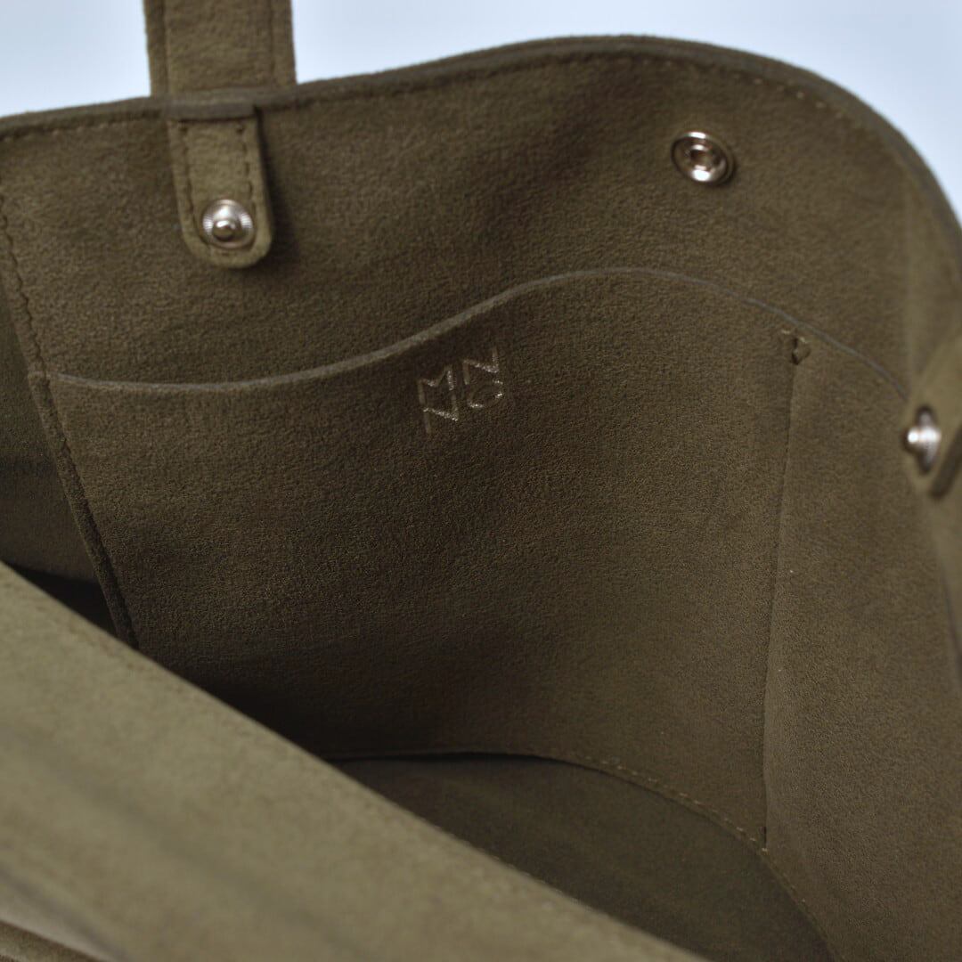 MNNG エムエヌエヌジー スタックトートミニ・オリーブ 東レのウルトラスエードを使った「mononoguもののぐ」のセカンドライン