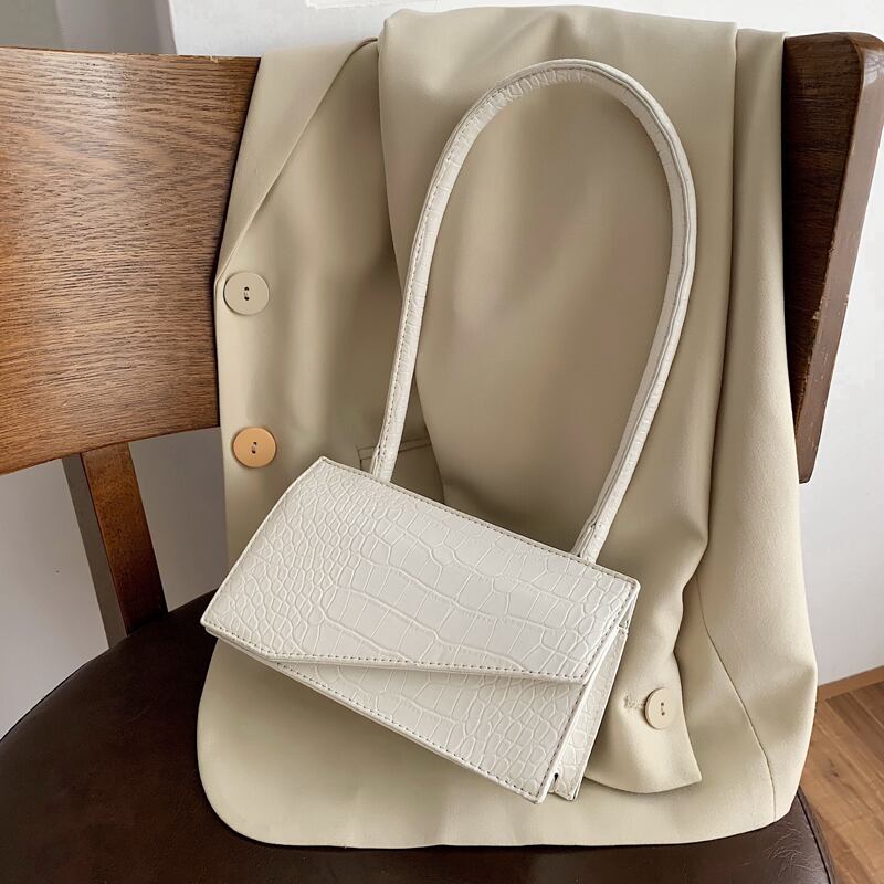 シンプルなレトロスモールバッグ2020新しい流行のファッション女性バッグネットレッドワンショルダーアンダーアームバッグワイルドポータブルスモールスクエアバッグ 手作りハンドバック86068162173