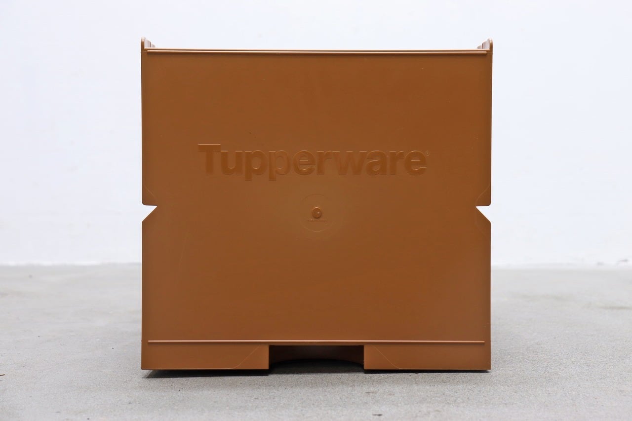 タッパーウェア スーパーチェスト ワイド 2段【Tupperwaer】ブラウン系 マグネット式ドア付き ☆ PayPay(ペイペイ)決済可能 ☆ 札幌市 北区 屯田 タッパーウェア スーパーチェストワイド 2段 大容量 収納ケース 衣装