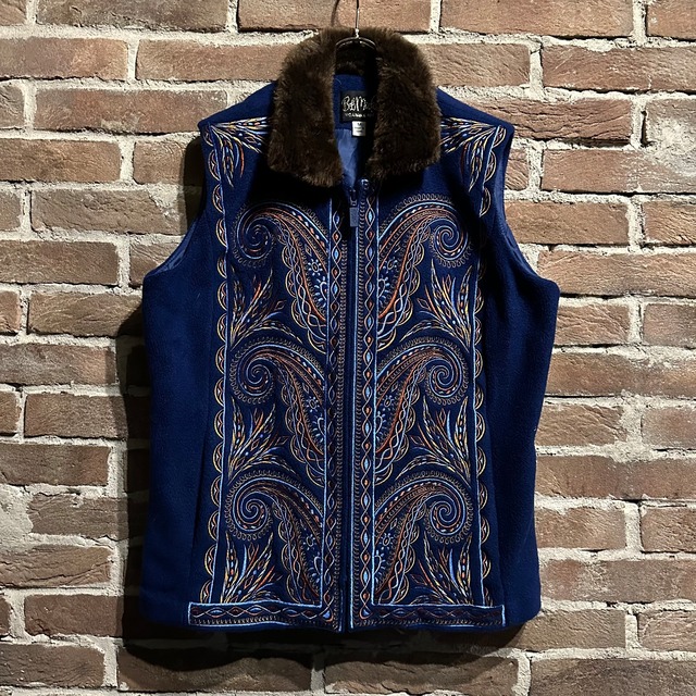 【Caka act3】"BOB MACKIE" Paisley Embroidery Design Fur Switching Fleece Vest