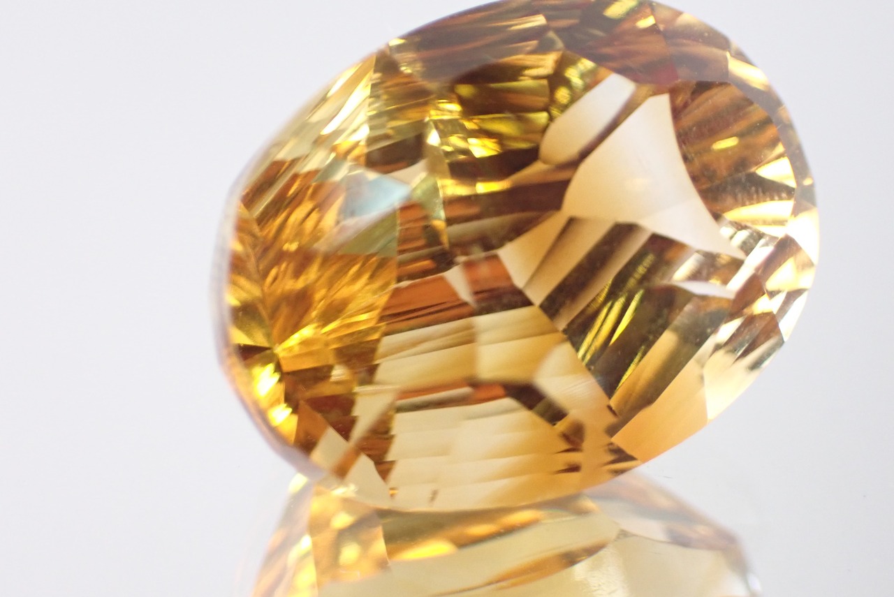 シトリン(コンケーブカット)　16.76ct　[C5‐416]