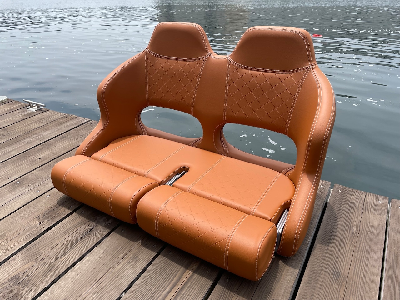 システムマリンレザーダブルシート Orca(白黒)色