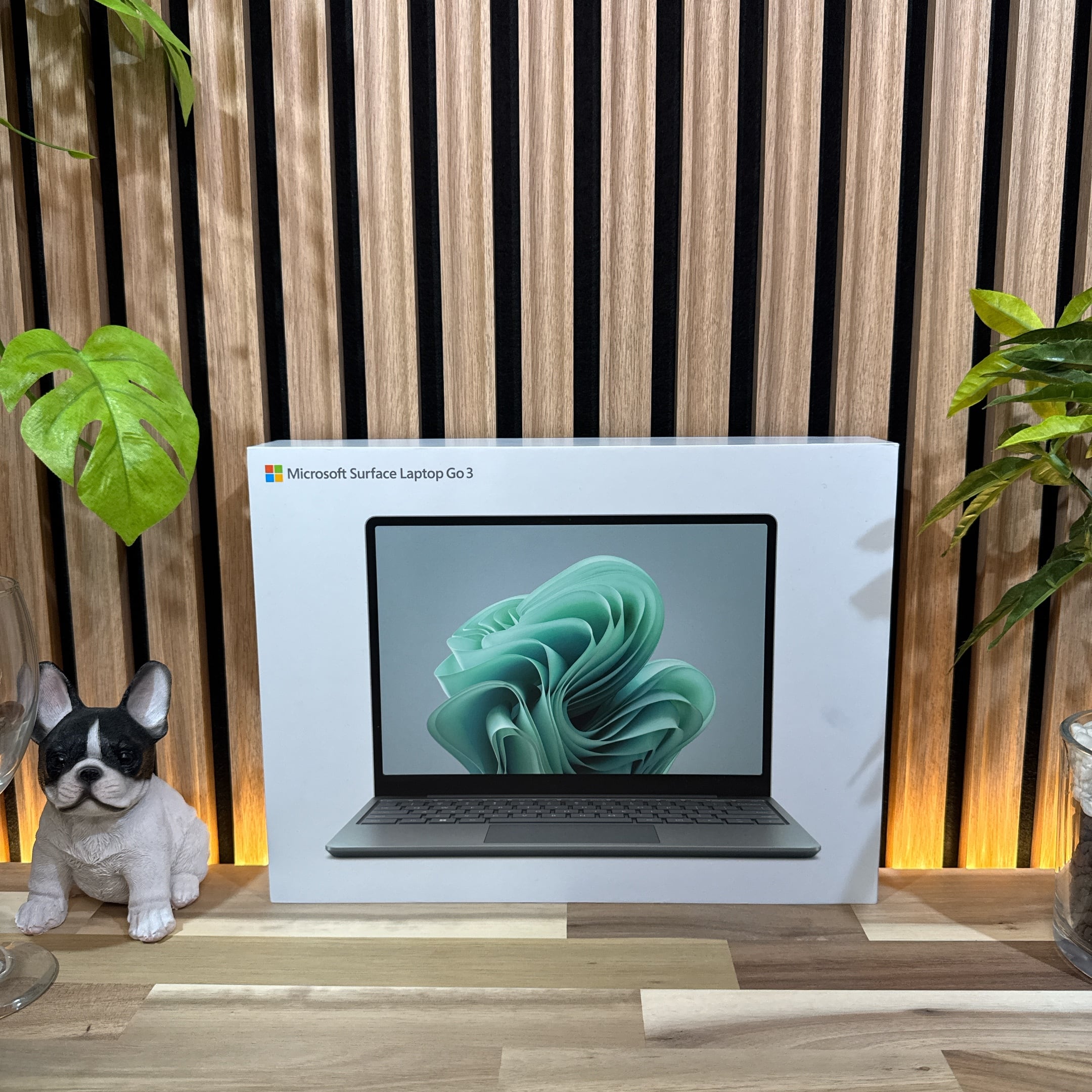 公式ショップ限定価格❣️/ 美品《2022年モデル》Surface Laptop Go