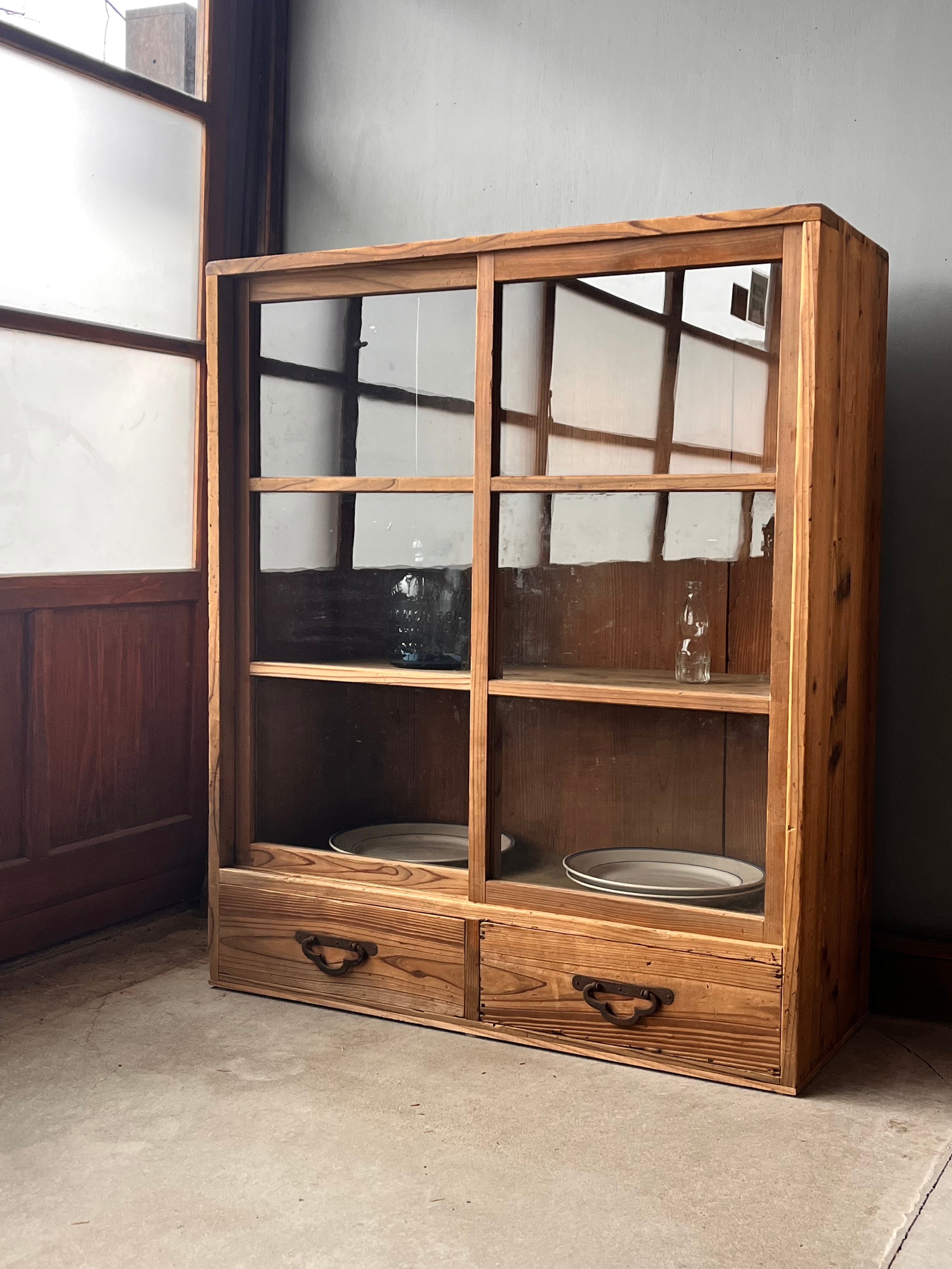 素朴なガラスケース