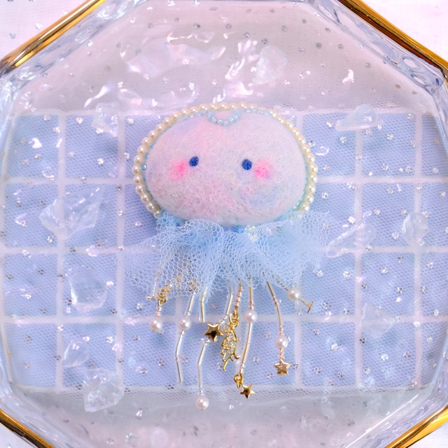 クラゲ/羊毛刺繍ブローチ＆バッグチャーム