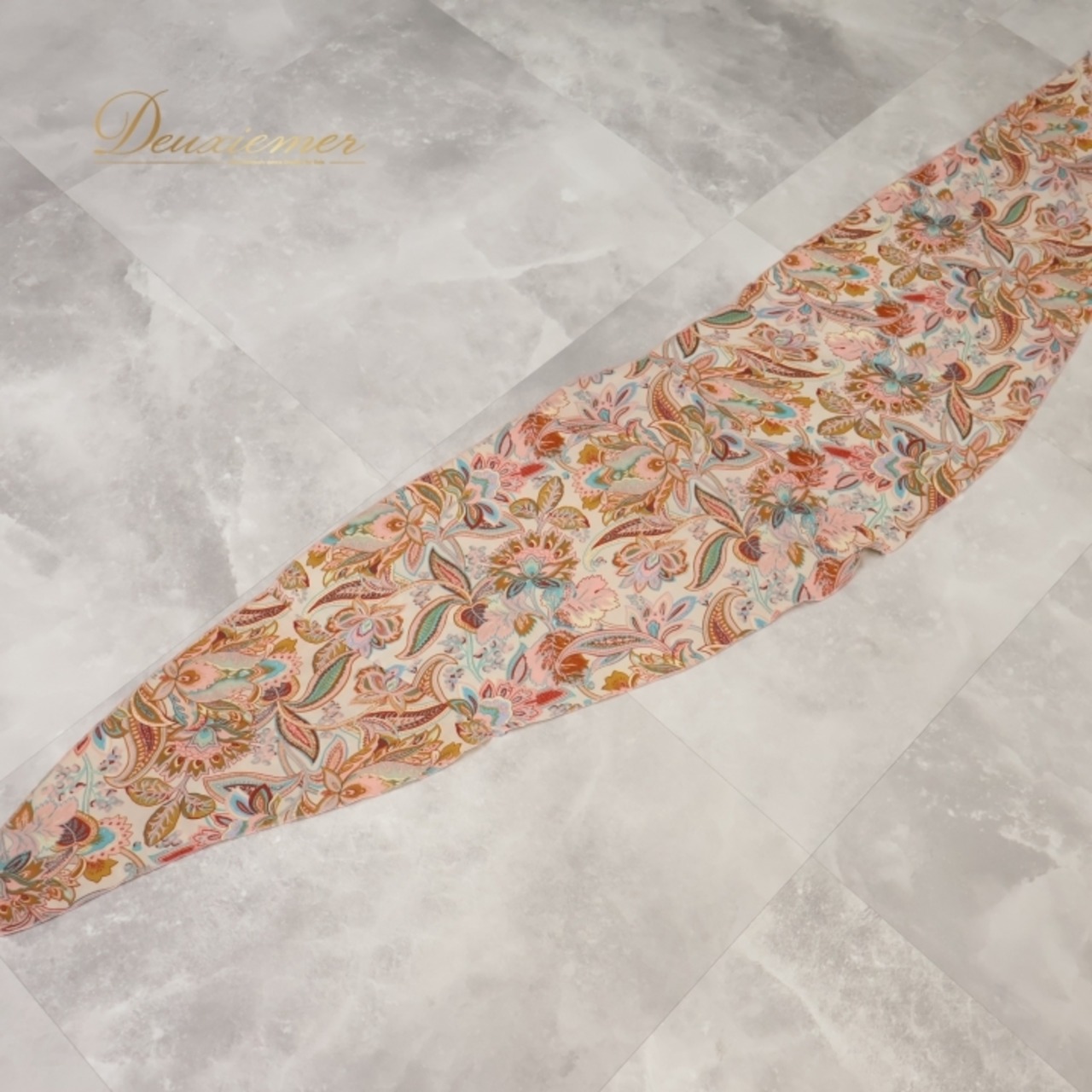 ベリーダンス オリエンタル 衣装 上下セット ホワイト系 ラインストーン トップス スカート ベール 華やか 白 黄 青 茶 紫 豪華 装飾 ストーン インナーパンツ 爽やか 腕飾り アーム飾り かわいい 舞台 イエロー系 ブルー系 ブラウン系 パープル系