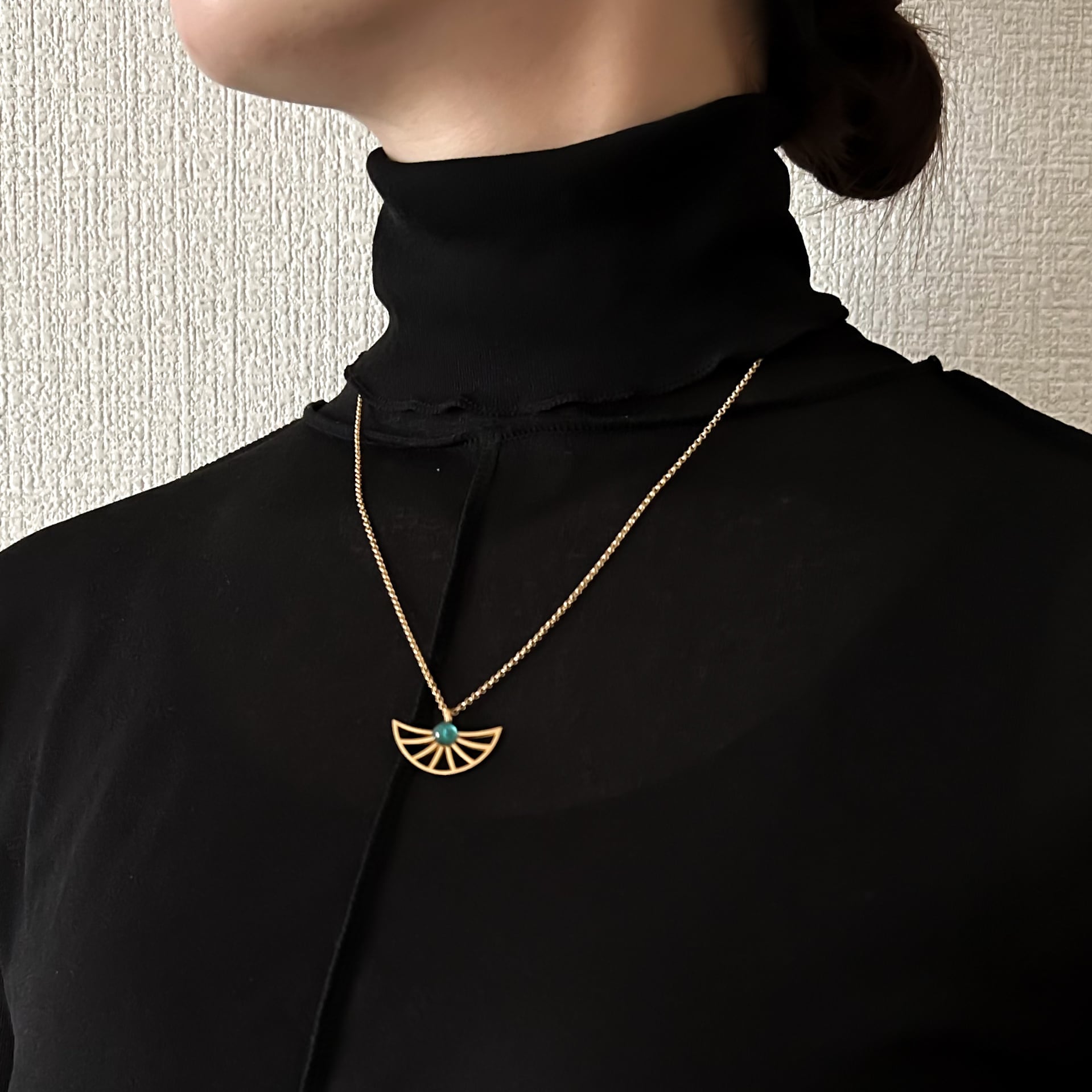 ガウディ ネックレス コロニア・グエル教会地下聖堂 ゴールド | hmm