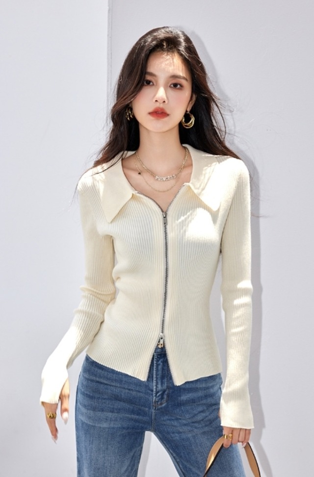 トップス カットソー ニット カーディガン ジップアップ 秋 ミドル丈 裾短め 長袖 襟付き デコルテきれい 鎖骨きれい スリム ジップ 前開き すっきり ファスナー 伸縮性 オフホワイト 無地 S M L カラオケ 外出 1枚で決まる 重ね着しやすい 普段使い 日常使い 楽ちん 華奢見え 着痩せ 効果 定番 着回し 合わせやすい 使いやすい ベーシック シンプル ナチュラル カジュアル ラフ おしゃれ こなれ感 抜け感 大人可愛い 好感度 10代 20代 30代 40代 休日 デート お出かけ
