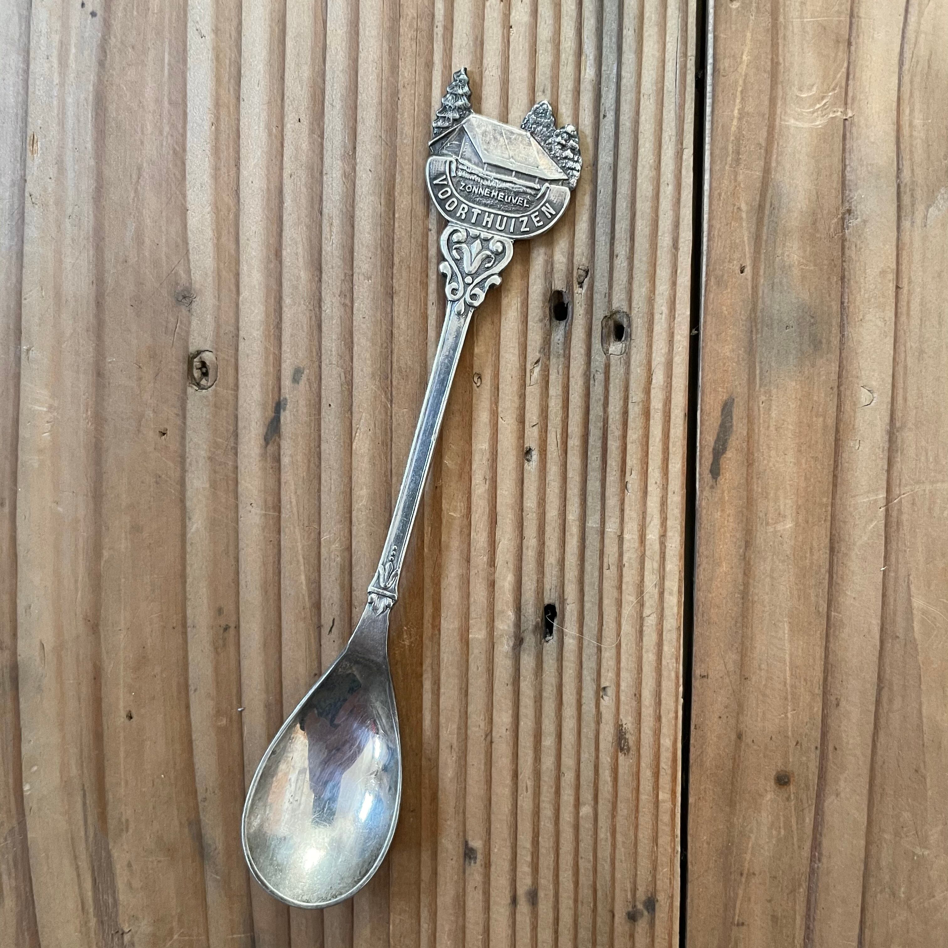 建物のティースプーン