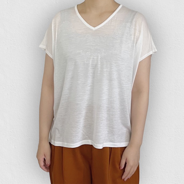 【テンセル100%】小花柄が映える VネックフレンチTシャツ｜ホワイト｜画像1