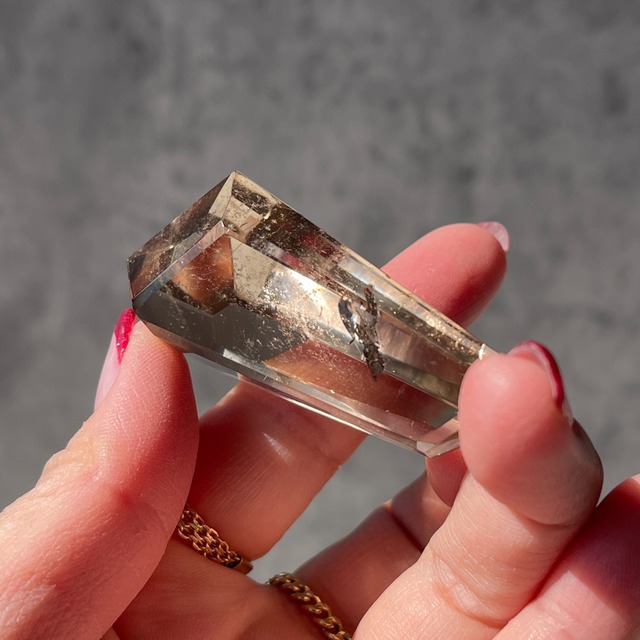 No.４【ブラジル・ミナスジェライス州アラスライ産（非加熱）スモーキーシトリン】フリーフォーム｜鉱物 天然石 パワーストーン