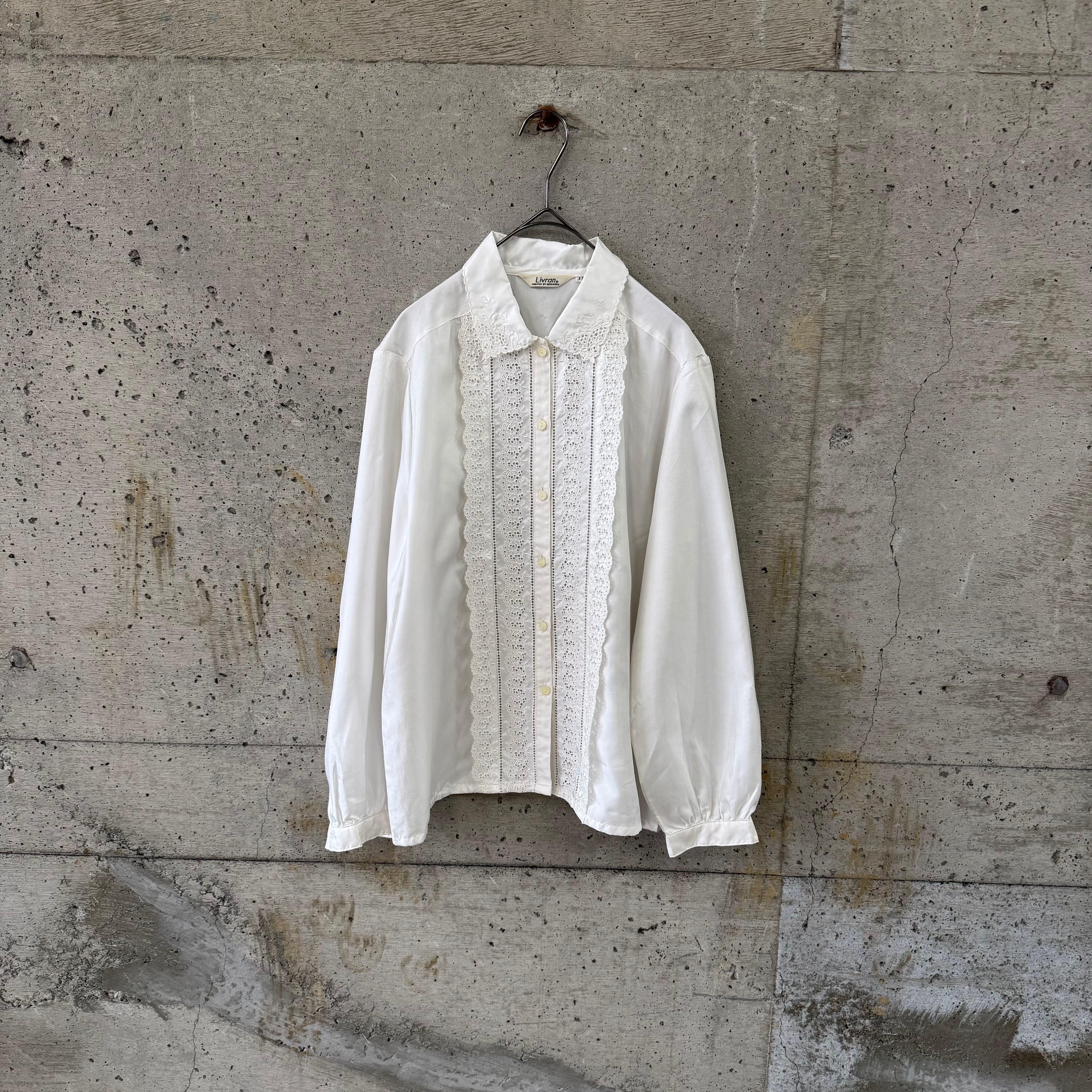 White decorated shirt blouse