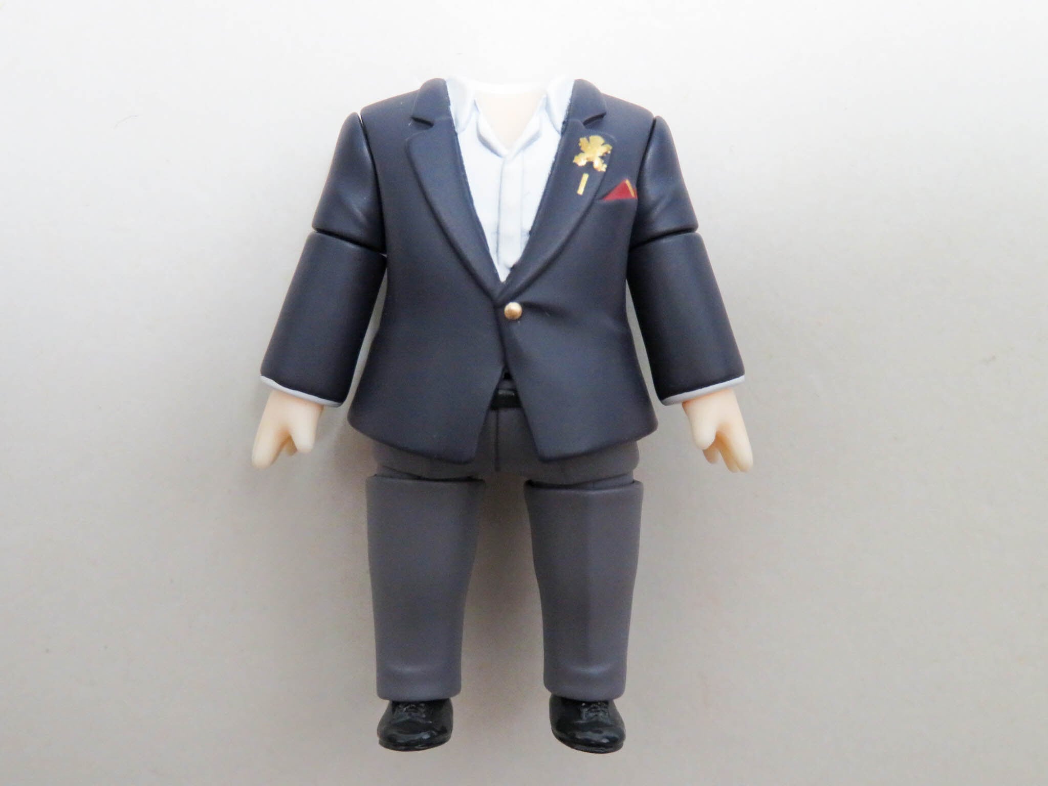 【2628】 加賀美ハヤト 体パーツ スーツ ねんどろいど