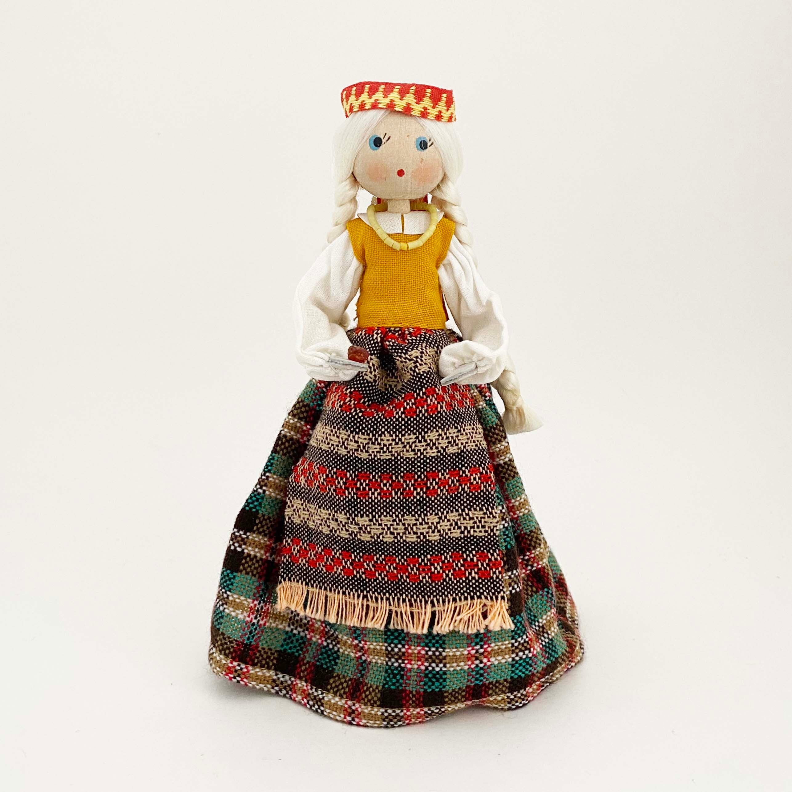 リトアニアの民族人形 ANDO製ヴィンテージ(黄色のベスト)