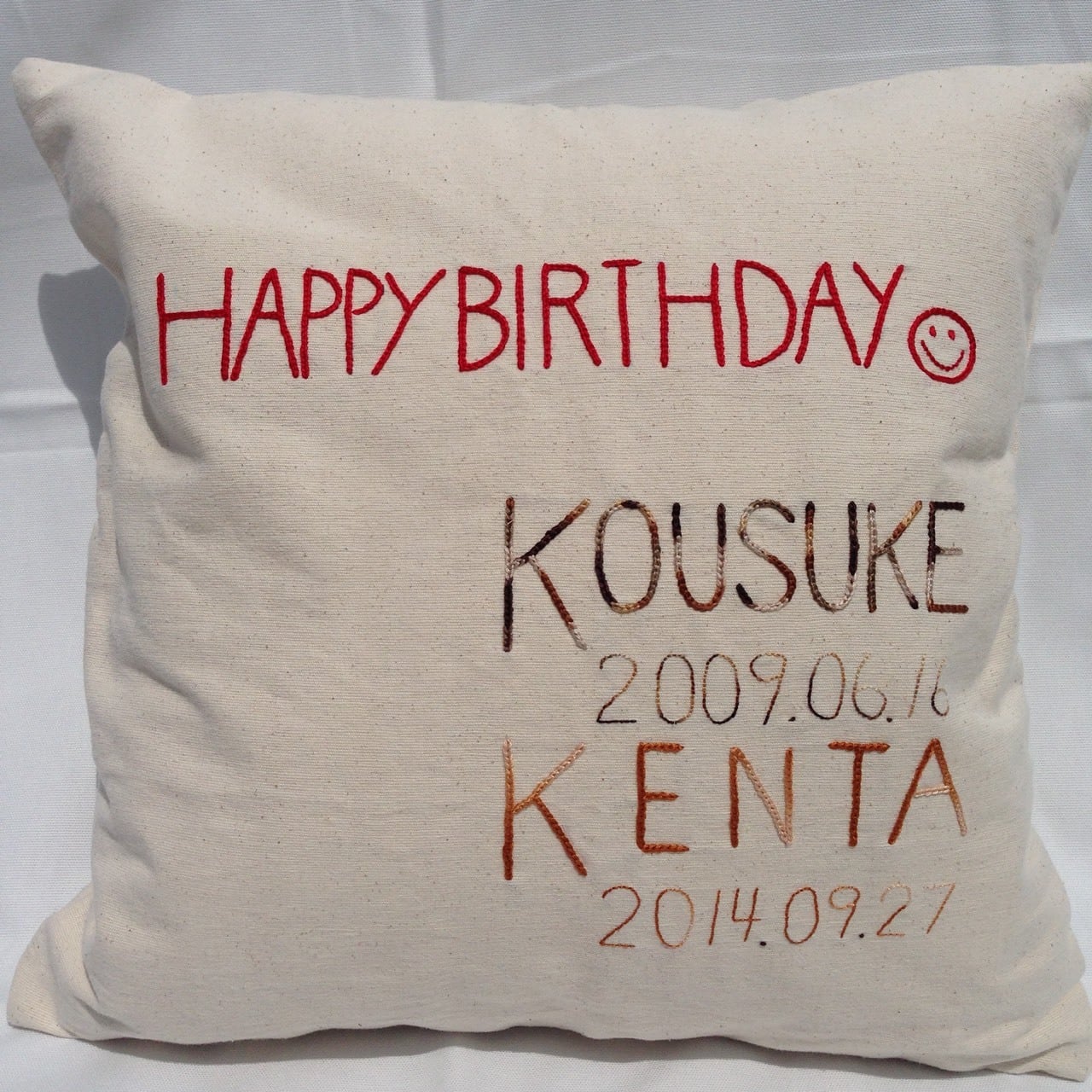 メッセージクッションカバー | 名入れ刺繍の子供服・tetemade