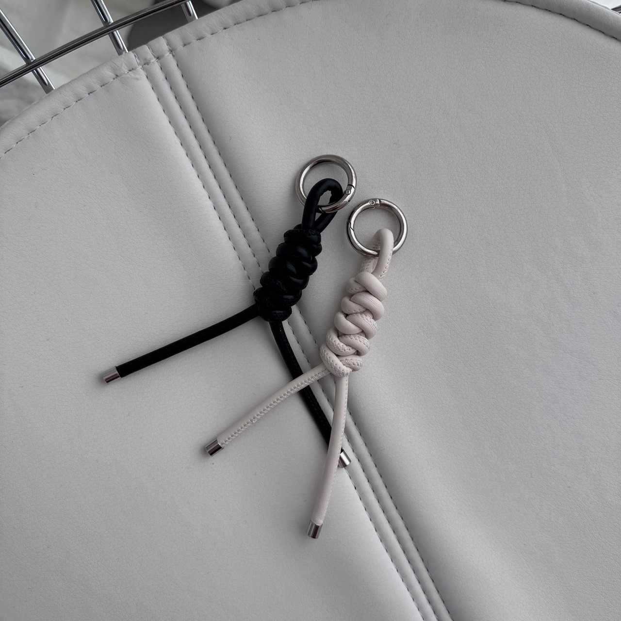 【受注予約：7月中旬入荷予定】rope keyring/cream