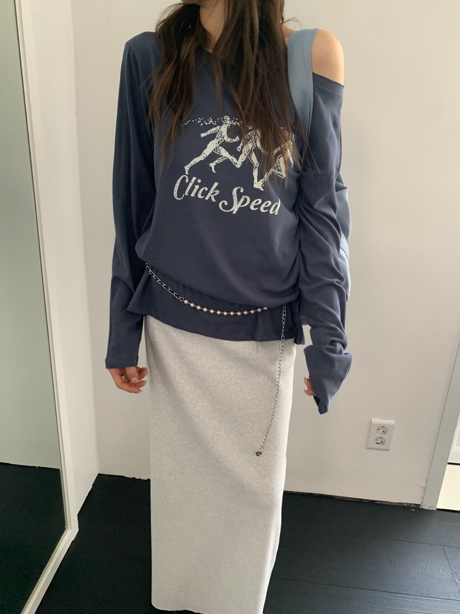 (予約)poster / Click Off-Shoulder Tee / 3color