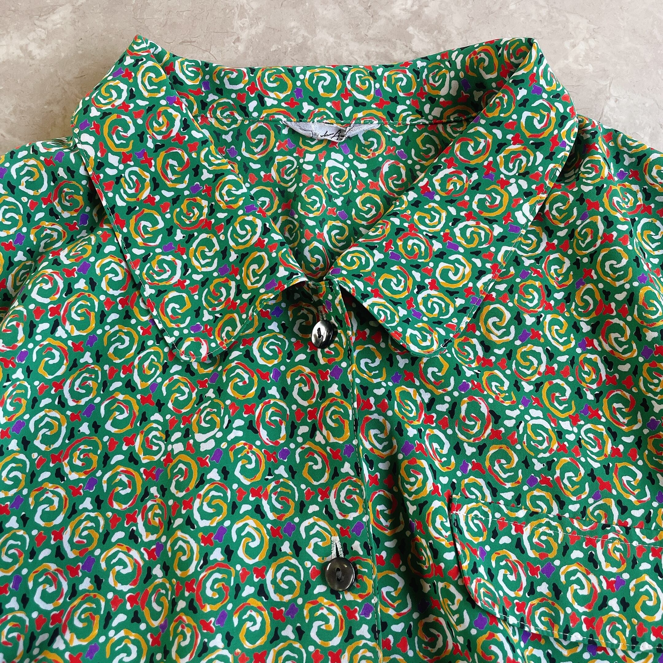 used レトロ 緑 渦巻き柄 シャツ 古着 ヴィンテージ vintage | 古着屋mojo 