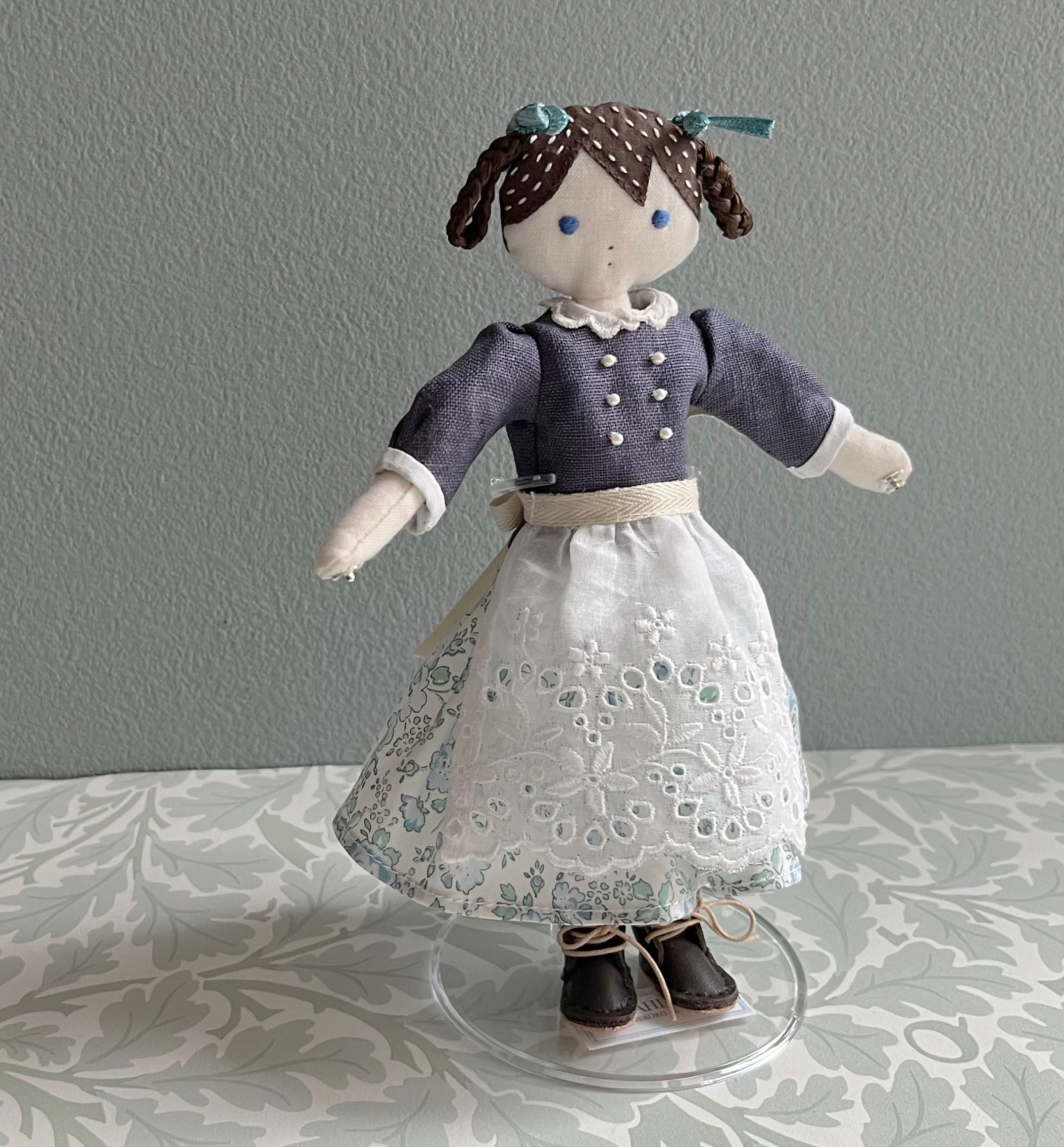 刺繍作品「ソーイングメイドさんの箱」