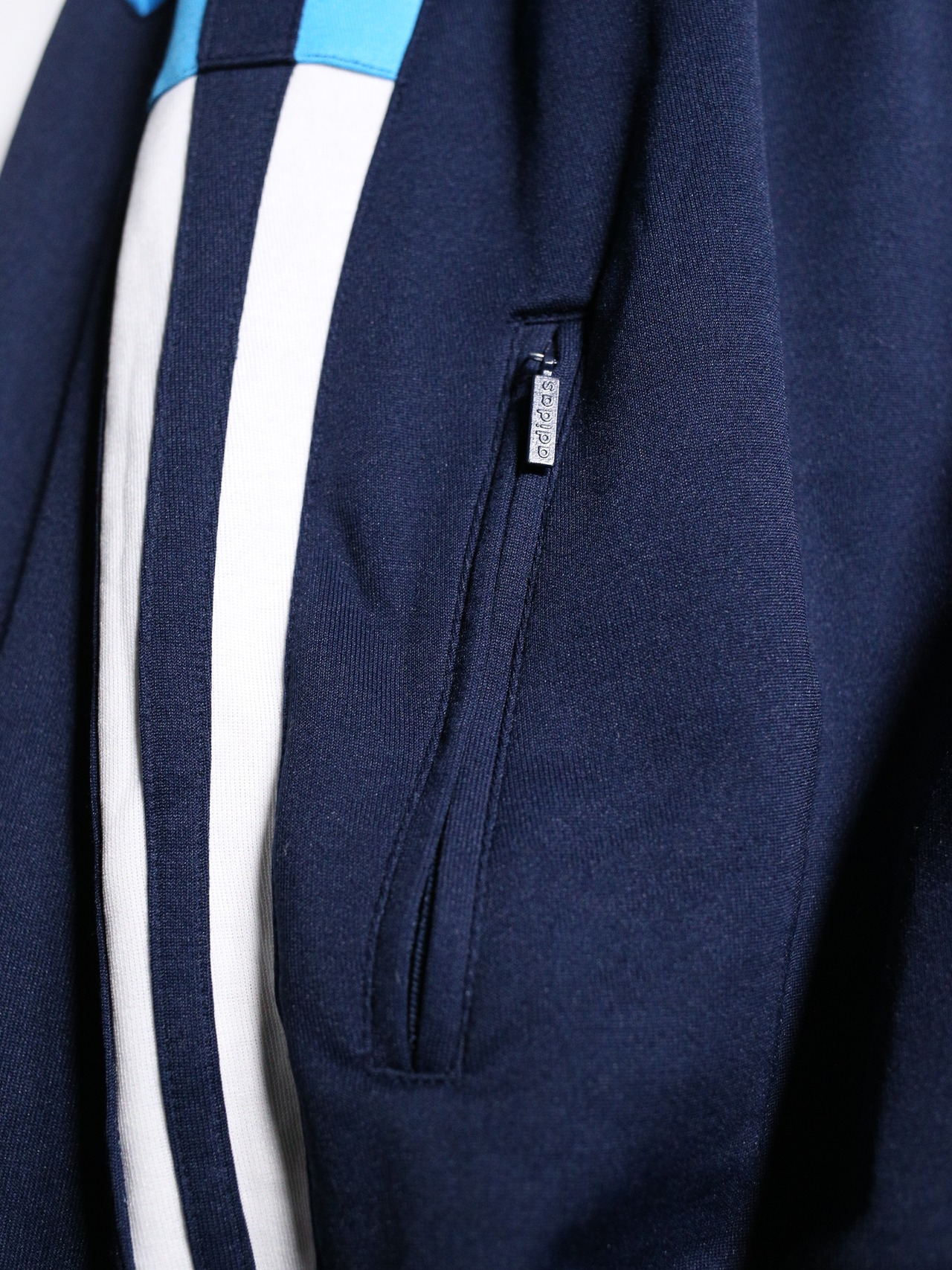 "adidas" cold color switching design over silhouette track jacket - 10