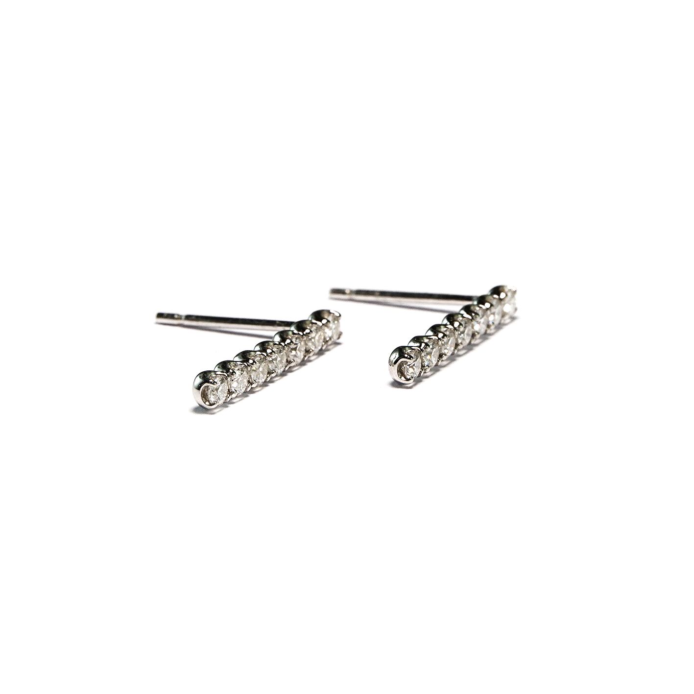 【18金 プラチナ シンプルピアス(両耳用)】K18 Pt950 ゴールドピアス プラチナピアス モアサナイト ダイヤモンド ピアス ゴールドピアス ストレートピアス 選べる地金 両耳用 おしゃれ 人気 デザイン"Raindrop" Collection