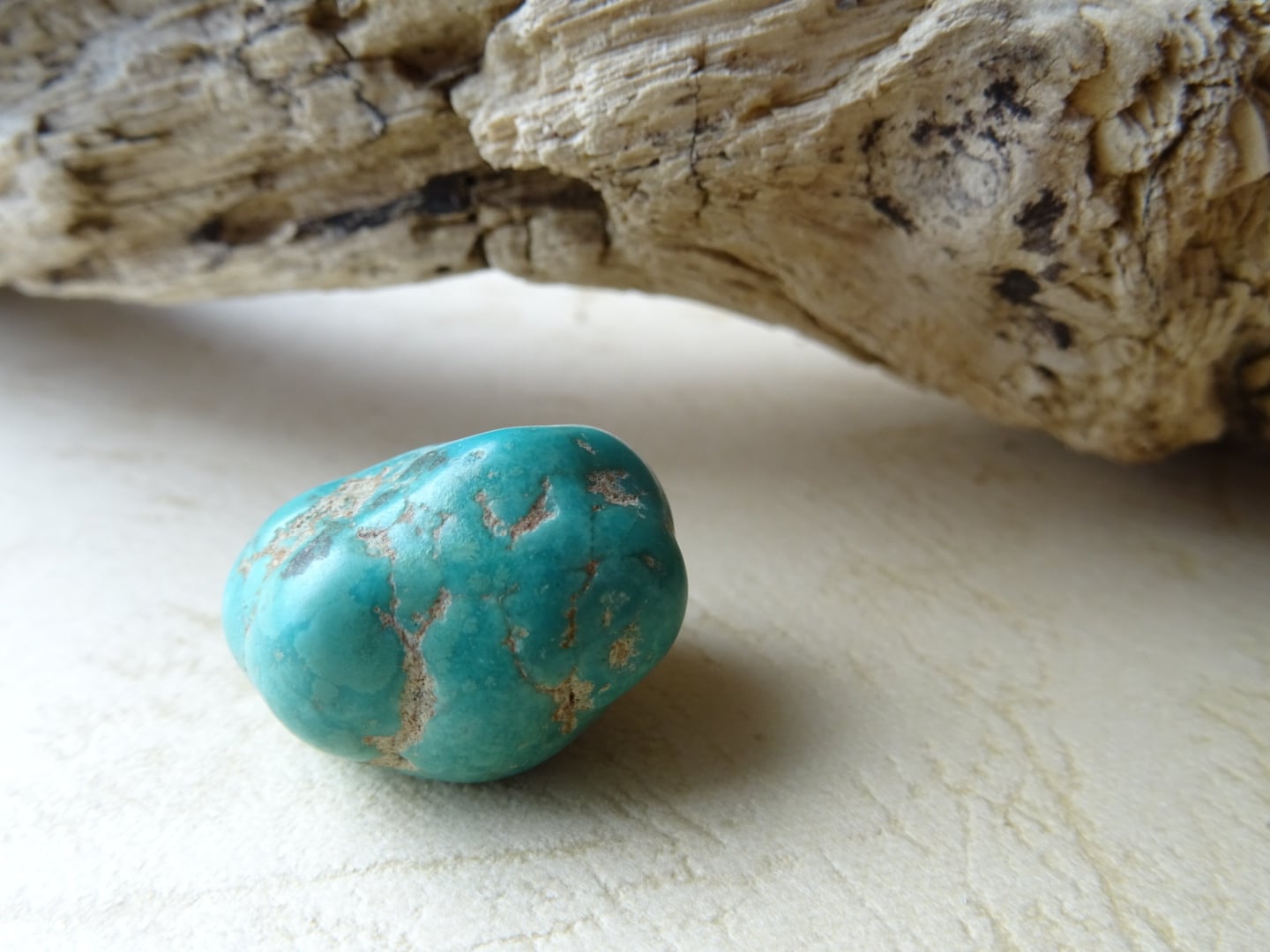 神聖ハート型ターコイズ Sacred Power Stone Turquoise-