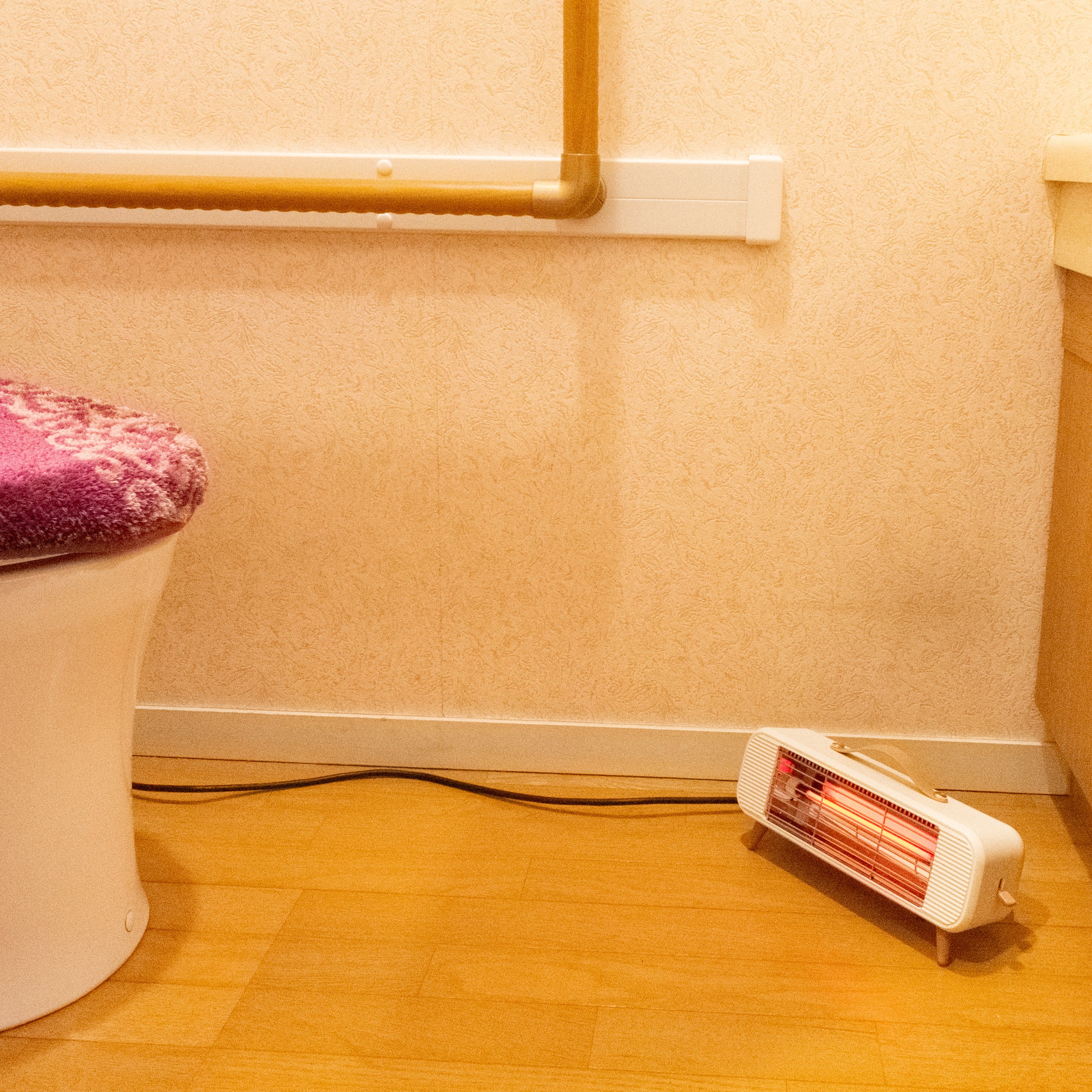 Comfort+ かんたん速暖 電気ストーブ【ルビぽかmini】｜KSH-350