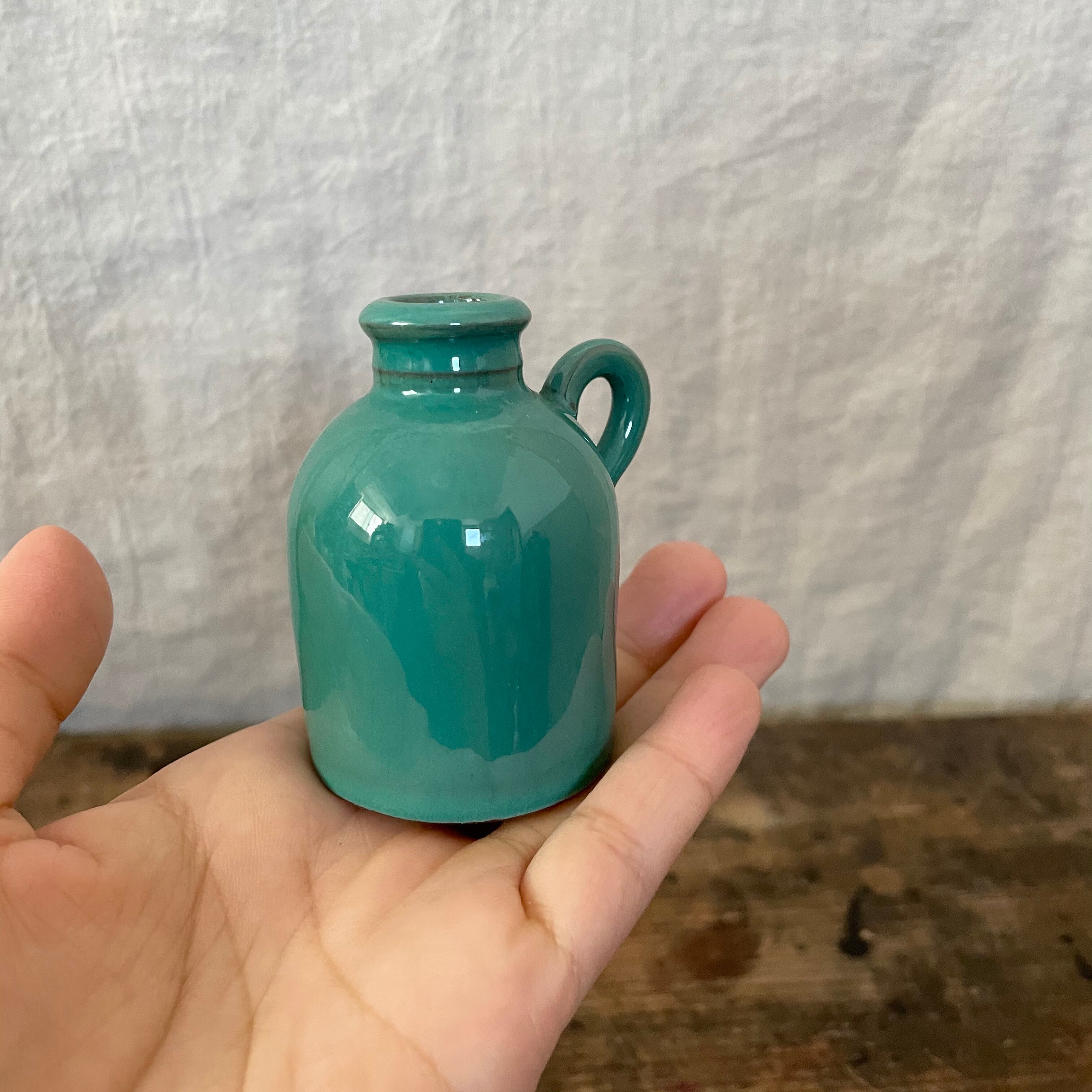 水色の一輪挿し