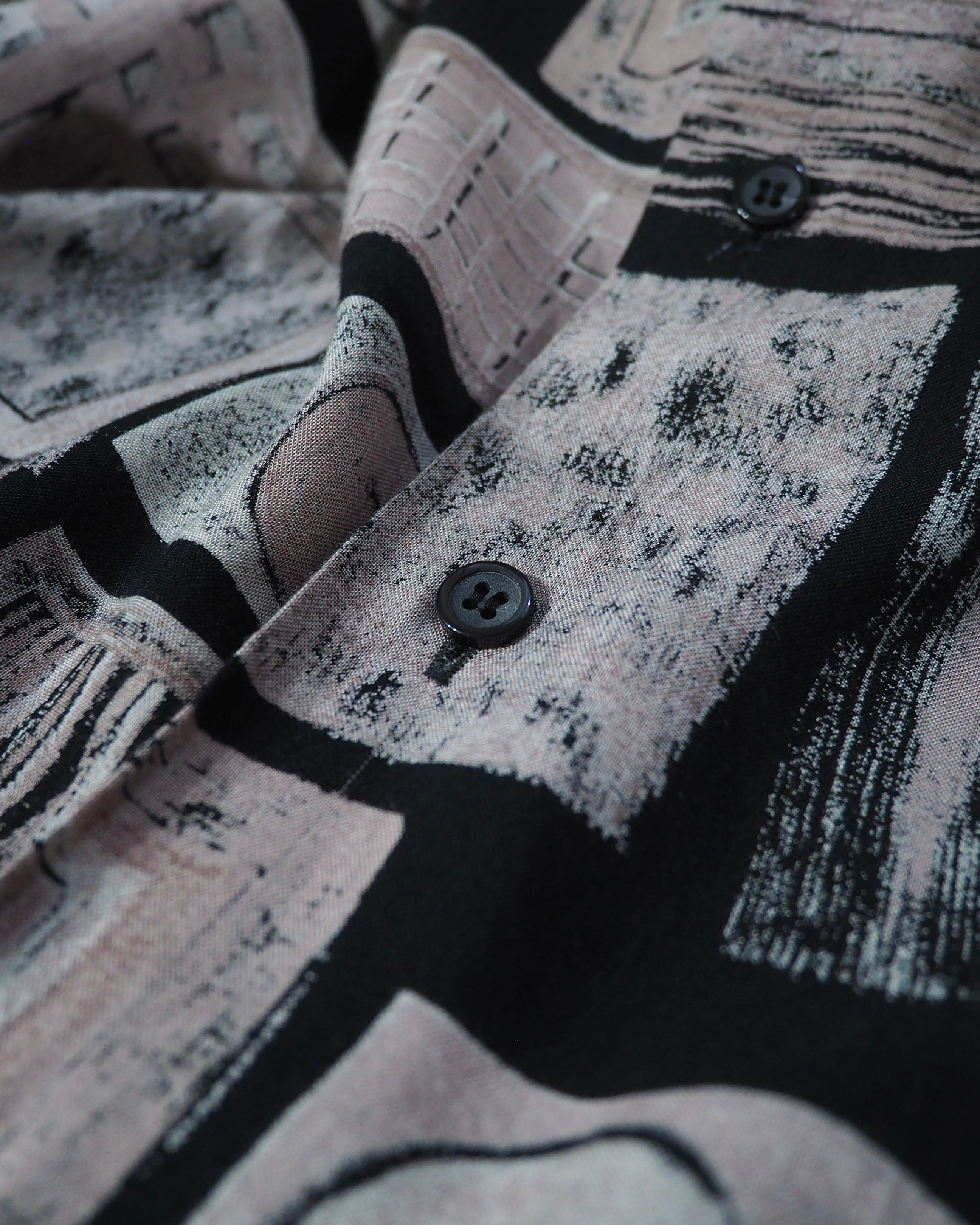 1980 - 90s " Made in USA " Black mode Chaos pattern vintage Drape loose Rayon shirt