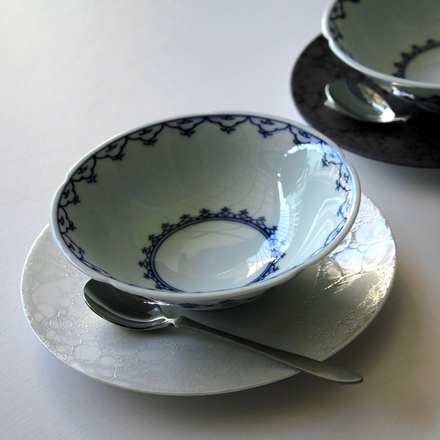 AS 平戸嘉久正窯　渕地紋五方なぶり　4.5寸鉢