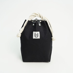 COMUSUBI (コムスビ) ／ COMUSUBI BAG "パラフィン帆布" -Black-