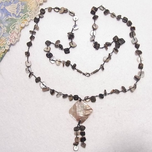 ヴィンテージ　天然貝のビーズ製ロングネックレス　アクセサリーのセール通販　9748N