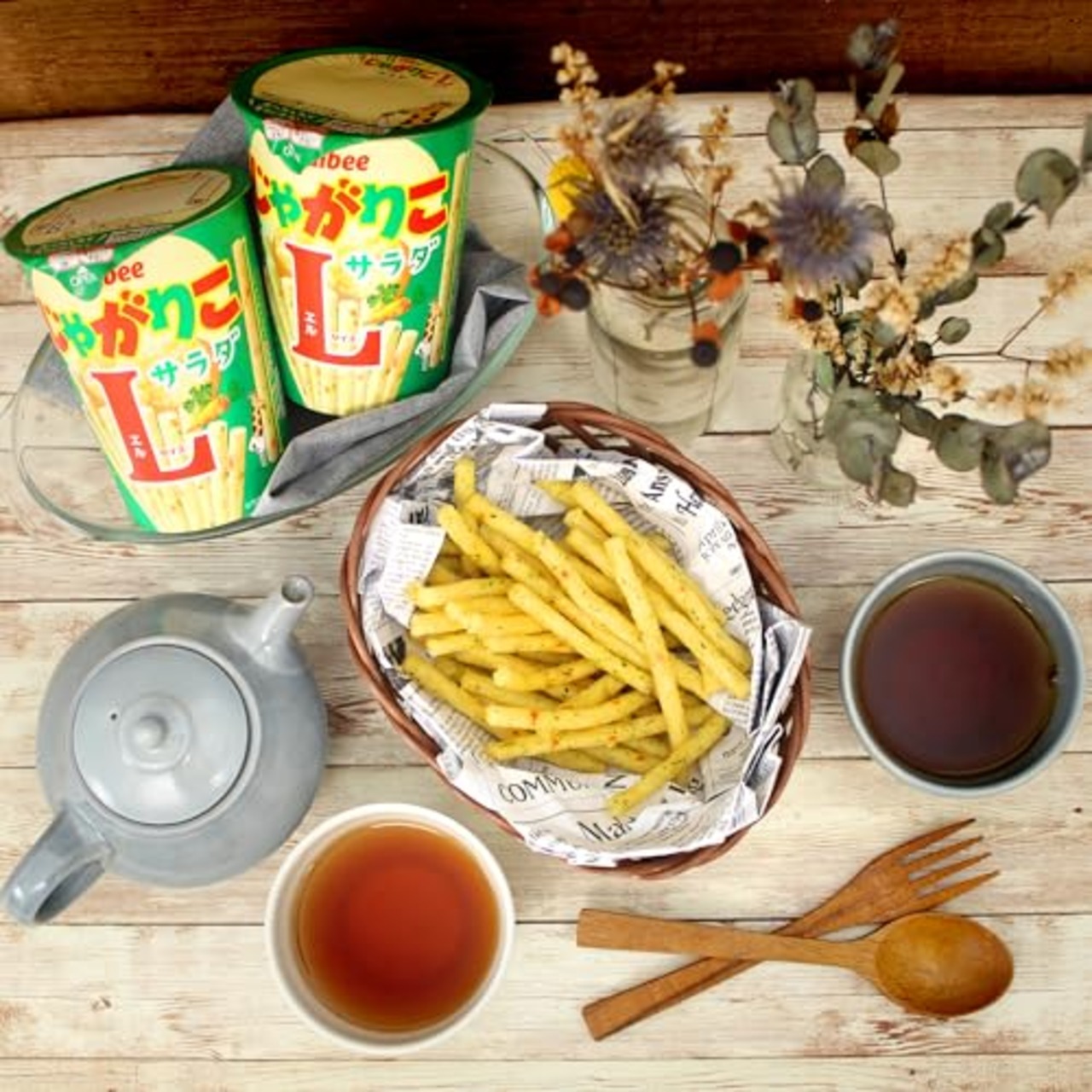 [じゃがりこ]カルビー じゃがりこサラダLサイズ 68g×12個 おやつ 間食 おつまみ スナック