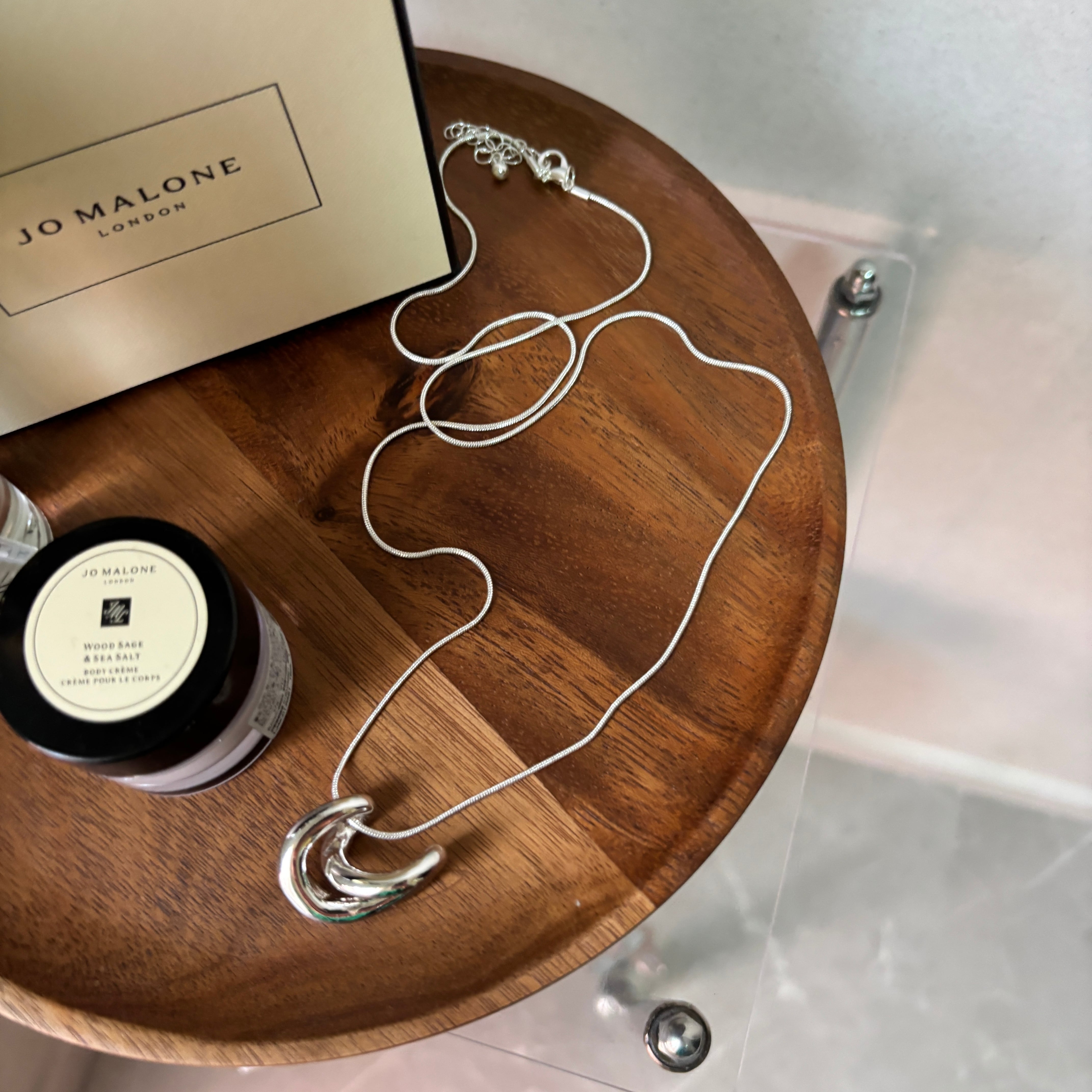 nuance volume charm necklace