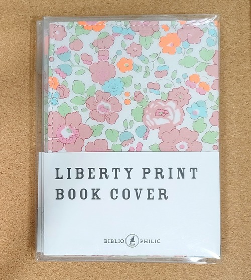 LIBERTY PRINT ブックカバー　Betsy(142)【BIBLIOPHILIC】