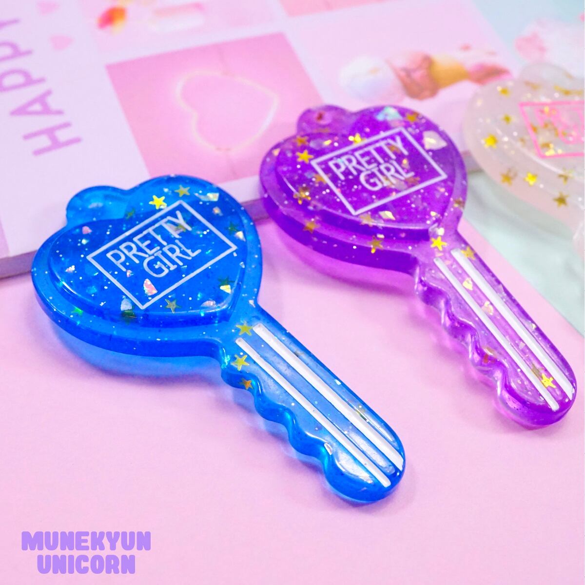 D577【1個/1pc】カラフル グリッター入り ハート 鍵 チャーム