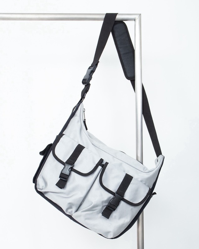 "GAP" design nylon bag