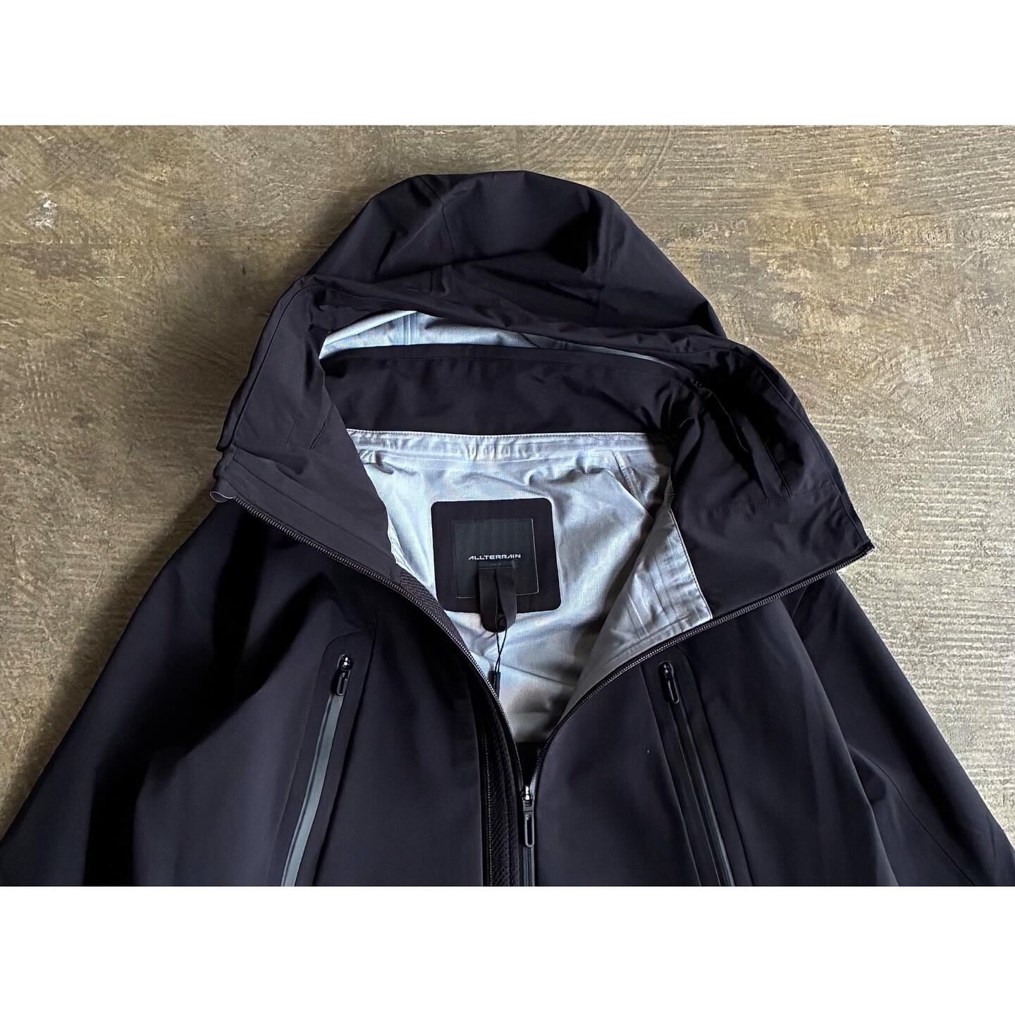 再入荷 DESCENTE ALLTERRAIN (デサントオルテライン) 『CREAS