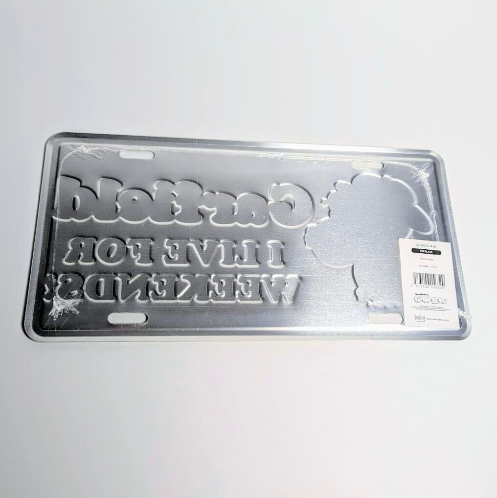 【 GARFIELD ( ガーフィールド ) 】CLASSIC 80s / “ I LIVE FOR WEEKENDS! ” / CM PLATE / CMプレート / ライセンスプレート 〚アメリカン雑貨 アメトイ〛