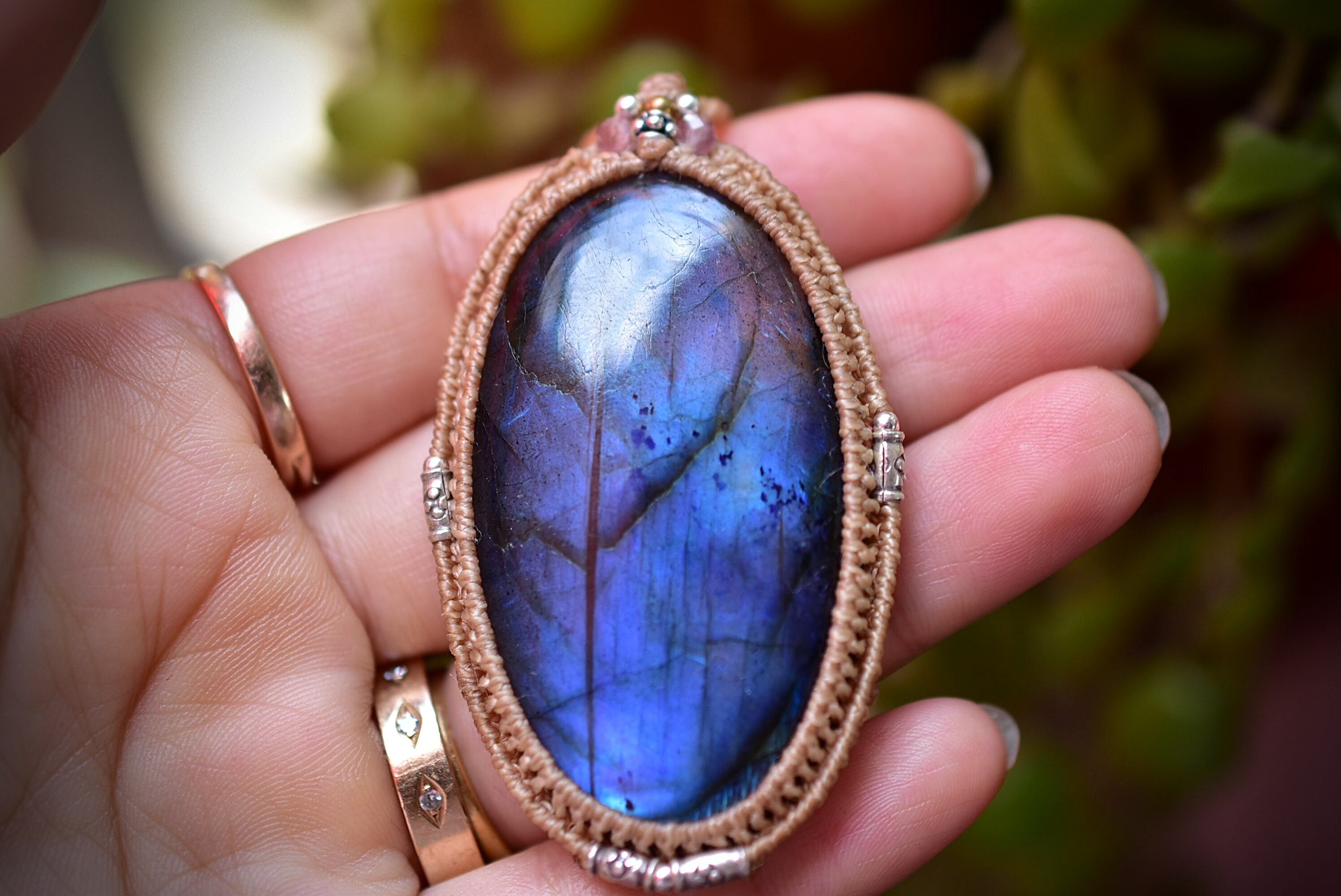 大粒★高品質★ブルーラブラドライトマクラメペンダント604