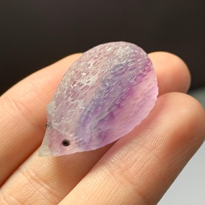 101綺麗な色合い♪フローライトハリネズミさん