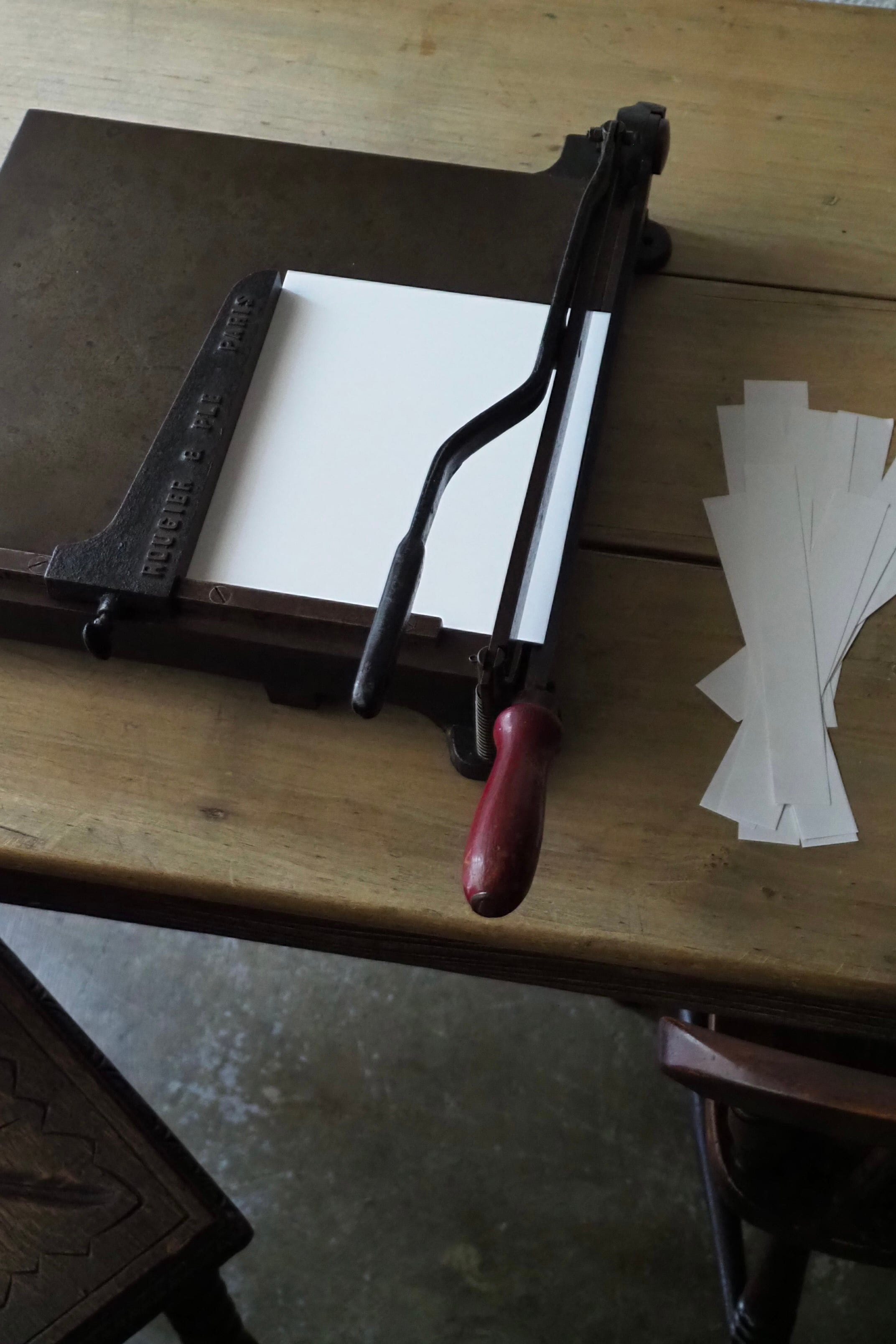 19世紀末.パリの紙裁断機/ペーパーカッター-antique paper cutter