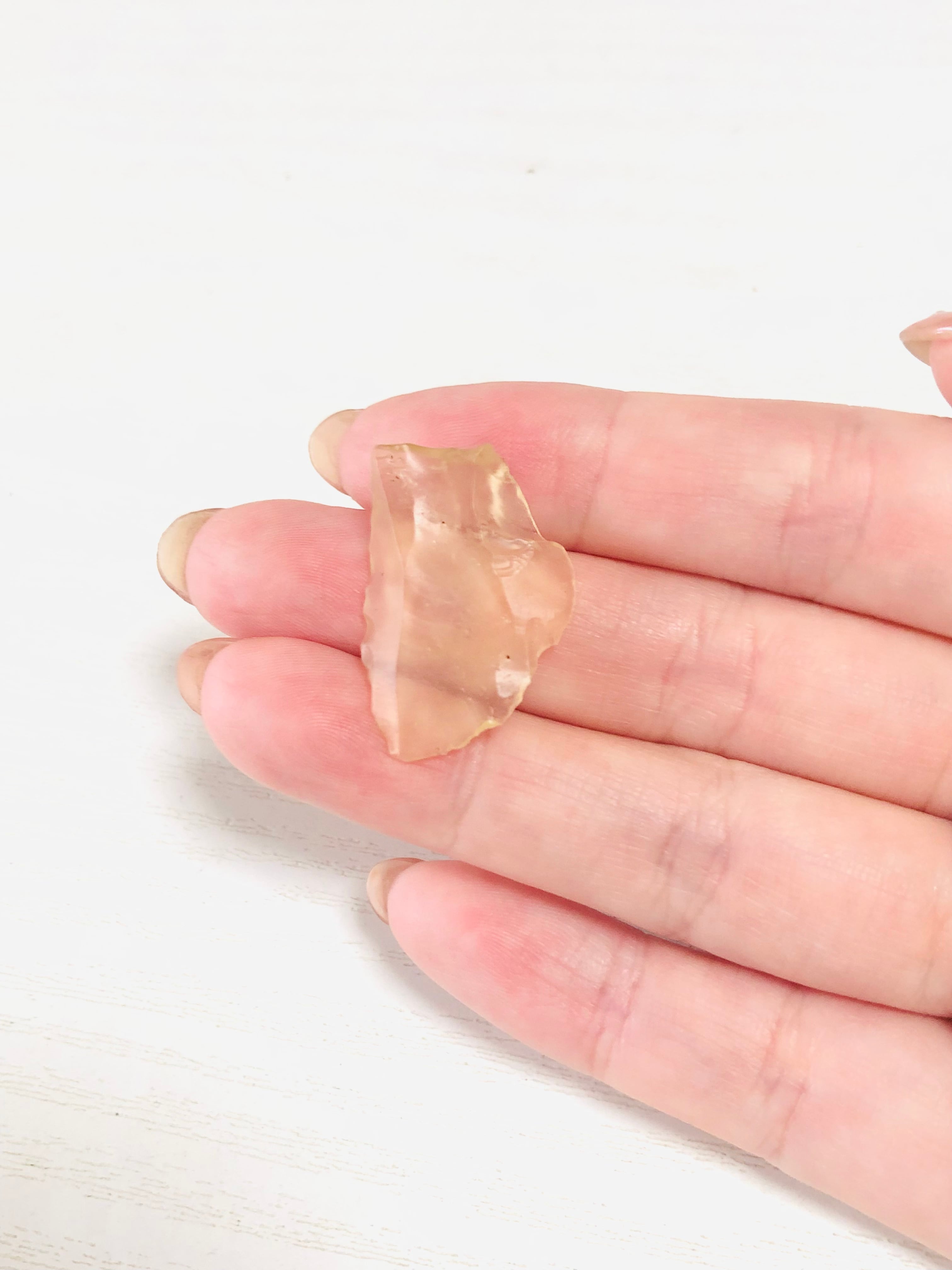 希少!リビアングラスの原石