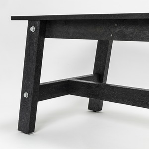 RECYCLED PLASTIC GARDEN TABLE