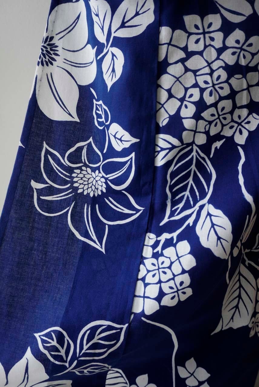 【竺仙・浴衣】竺仙製 濃藍色地 紫陽花とテッセン 綿浴衣