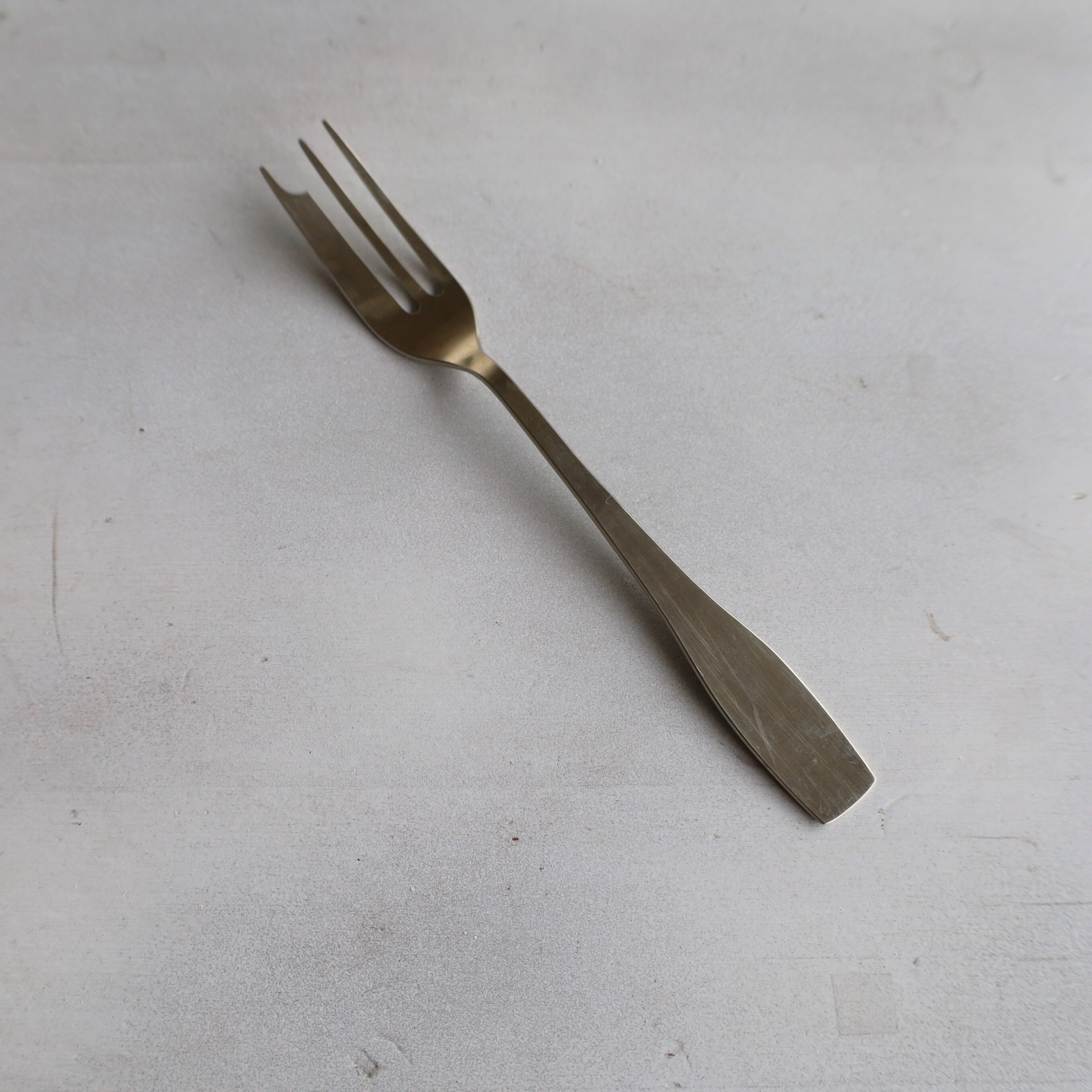 守田詠美さん | ペイストリーフォーク | almost white