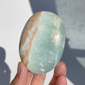 カリビアンブルーカルサイト パームストーン86◇Caribbian Blue Calcite◇天然石・鉱物・パワーストーン