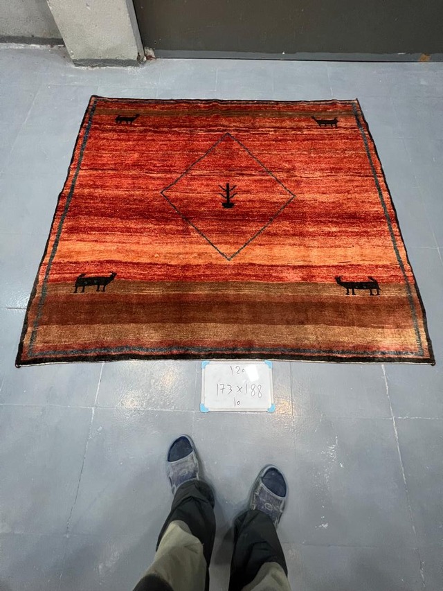 絨毯クエスト72【No.120】 ※現在、こちらの商品はイランに置いてあります。ご希望の方は先ずは在庫のご確認をお願いします。