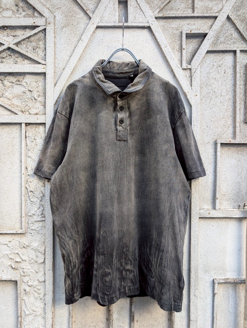 "GUESS" fade polo shirt