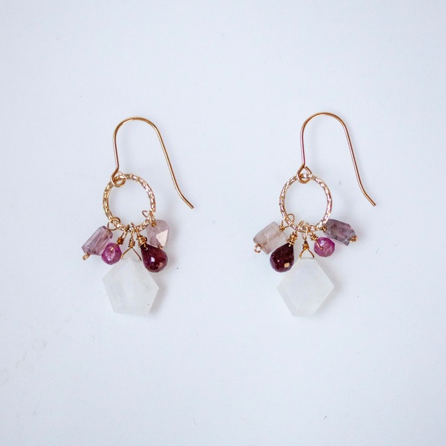 ‐ Toae - rainbow moon stone / pink stone